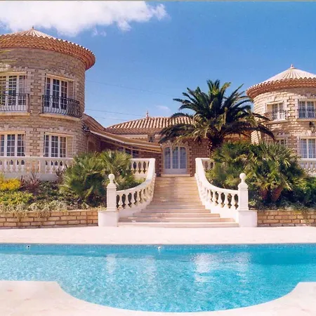 Hotel Vue Mer-piscine-jacuzzi-billard-homecinema Mireval