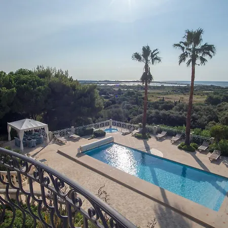 Vue Mer-piscine-jacuzzi-billard-homecinema