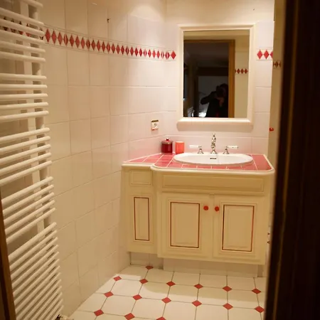 Hotel Vue Mer-piscine-jacuzzi-billard-homecinema